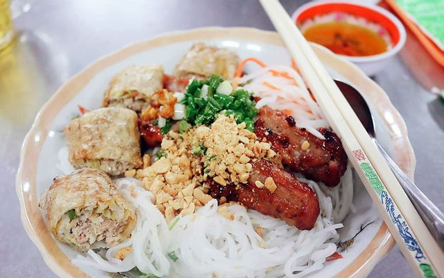 Cô Lan - Bún Thịt Nướng