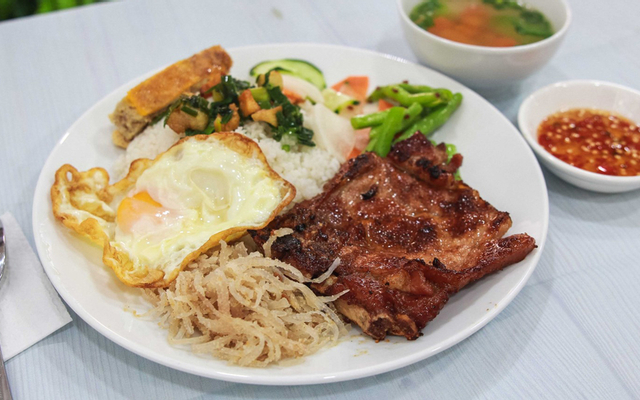 Cô Dzung Sài Gòn - Điểm Tâm, Cà Ri & Cơm Văn Phòng