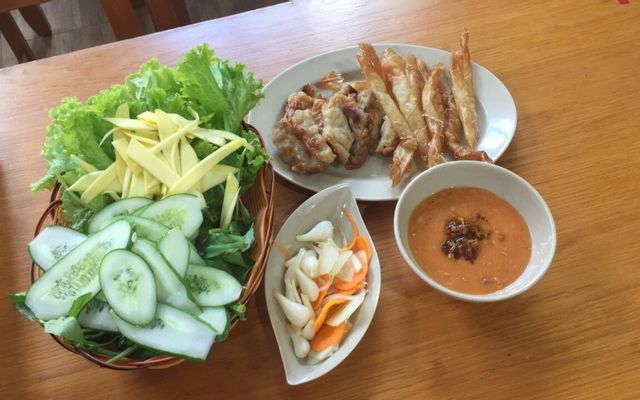 Nem chua + chả lụa