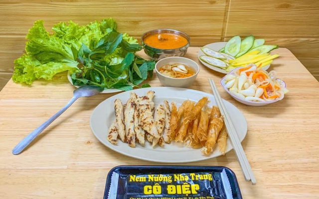 Nem chua + chả lụa