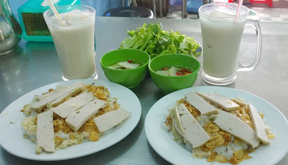 Bánh cuốn thịt nướng thập cẩm ( dăm bông, hành phi, chả, thịt nướng)