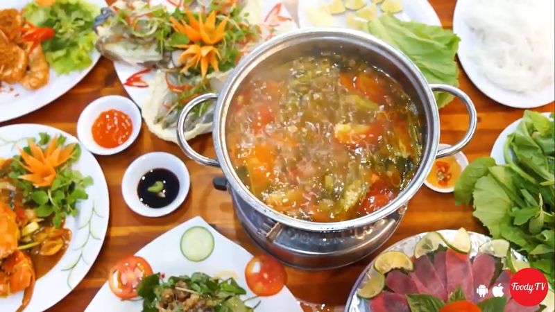 Gỏi hoa chuối trộn tôm