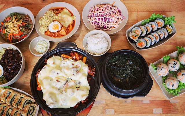 Kimbap - Cơm cuộn