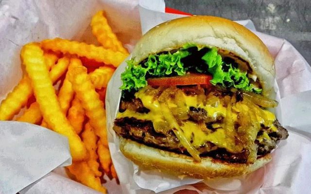 Chuck's Burgers - Pasteur
