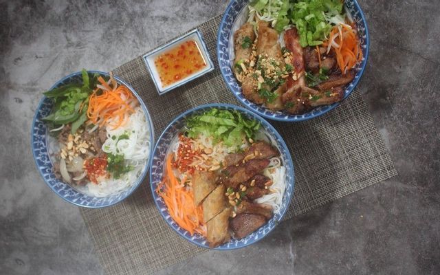 Chú Phúc - Bún Thịt Nướng & Ăn Vặt