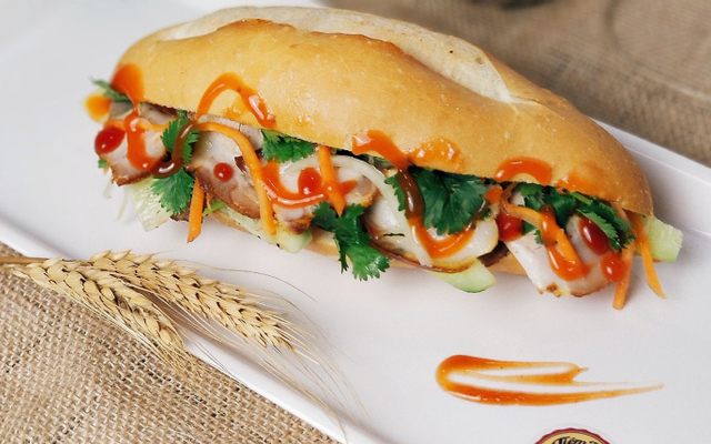 Tiệm Bánh Hợp Tác Xã - Bánh Mì Kẹp & Bánh Ngọt
