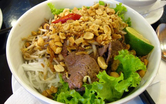 Cơm gà xối mỡ đùi