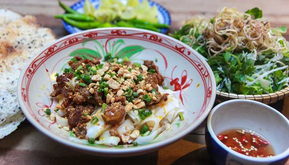 Mỳ Quảng tôm thịt trứng