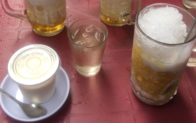 Tàu hủ đá