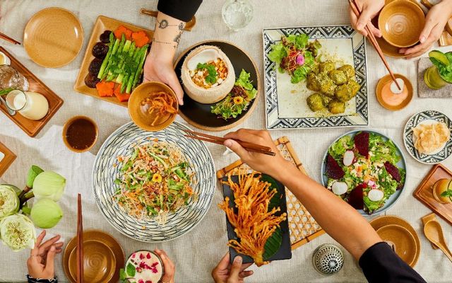 Cơm gạo lứt lá sen