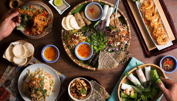 Cơm thịt xíu trứng ốp la