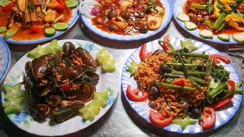 Tôm càng xanh hấp sả