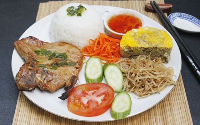 Cơm Sườn Lạp Sườn