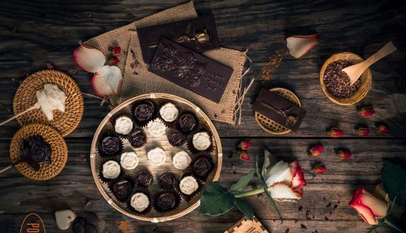 Kẹo mút socola đen và xoài sấy