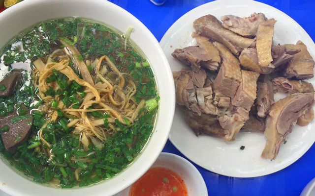 Thủy - Bún Ngan Chặt