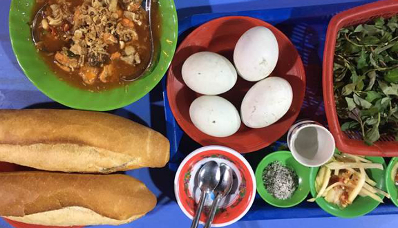 Trứng  vịt lộn
