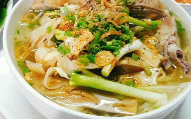 Gỏi vịt nửa con