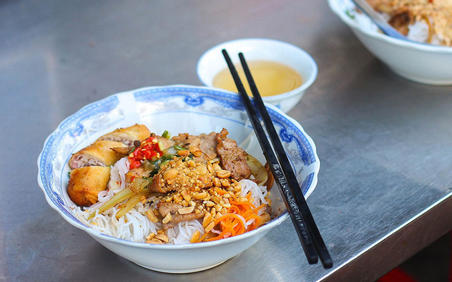 Bún Thịt Xào - Tân Vĩnh