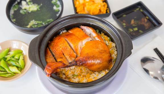 Cơm thố cà ri gà