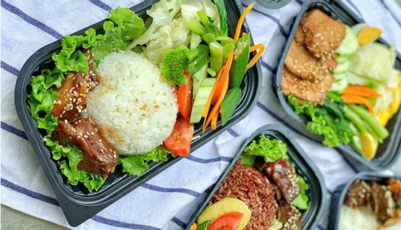Cơm đùi gà teriyaki và trứng