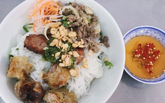 Bún Thịt Nướng - Bến Vân Đồn