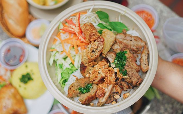 Cơm Sườn Chả
