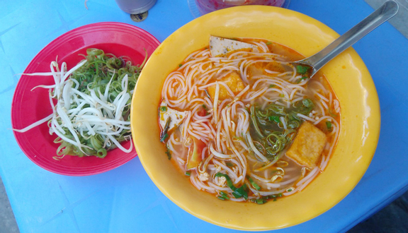 Bún Riêu, Canh Bún & Bún Thịt Nướng