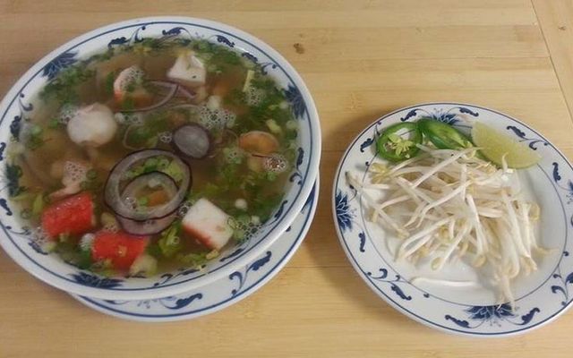 Bún mì vàng thập cẩm