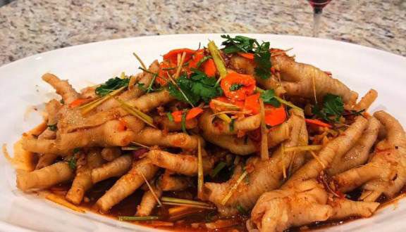 Chân gà rút xương chua cay