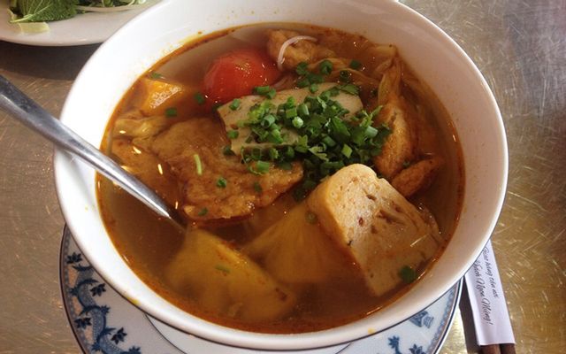 Bún chả cua chả tôm