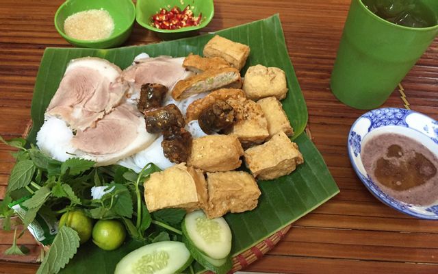 Bún đậu chả cốm Hà nội