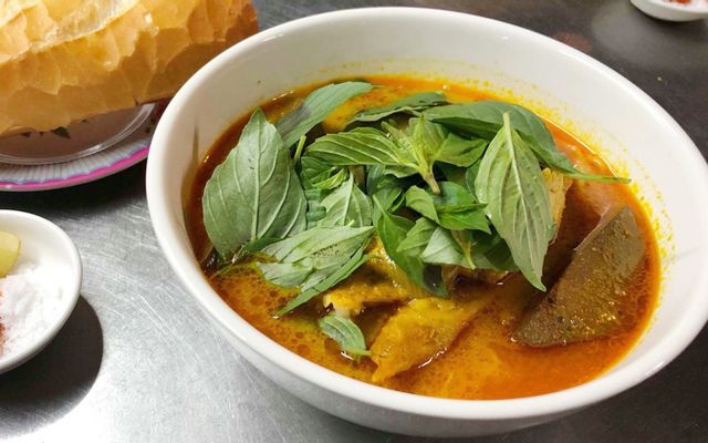 Bún cà ri gà (đùi)