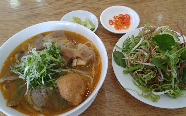 Bún bắp , giò, chả