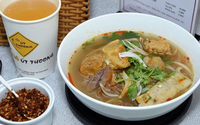 Bún bò  tái + chả lụa