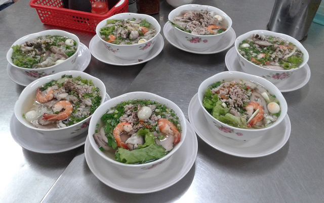 Nui Khoanh (Giò Heo - Móng Heo)