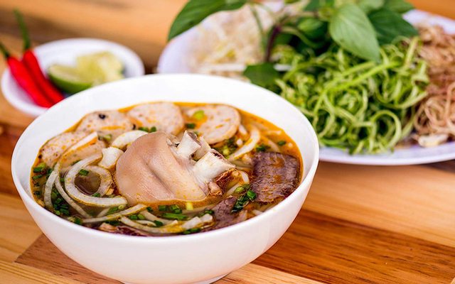 Bún Bò Huế - Trường Sơn