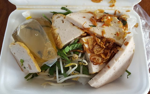 Mai - Bánh Ướt Chả Lụa