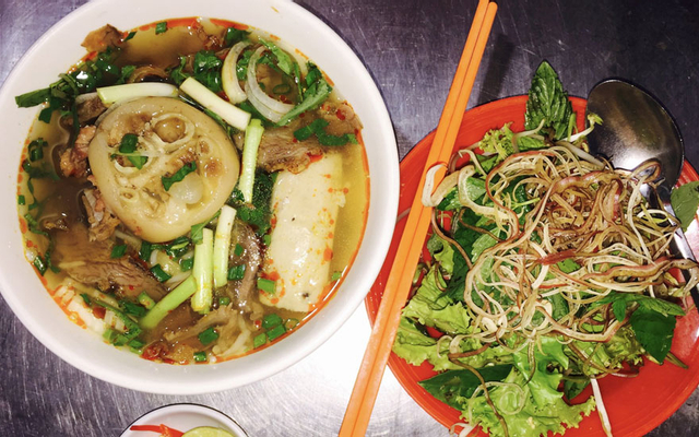 Bún bò chả