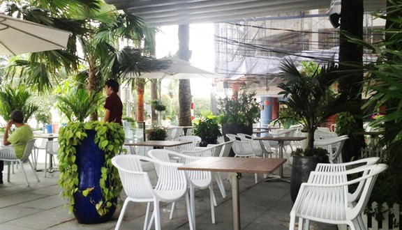 Hoa Cau - Cafe & Restaurant