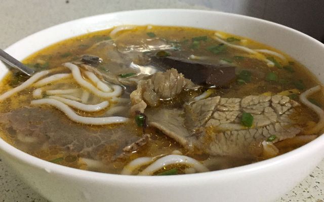 Bún bò chả cua