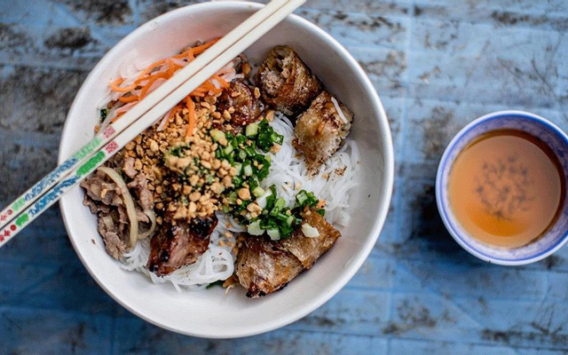 Cơm Tấm & Bún Thịt Xào - Tô Hiến Thành