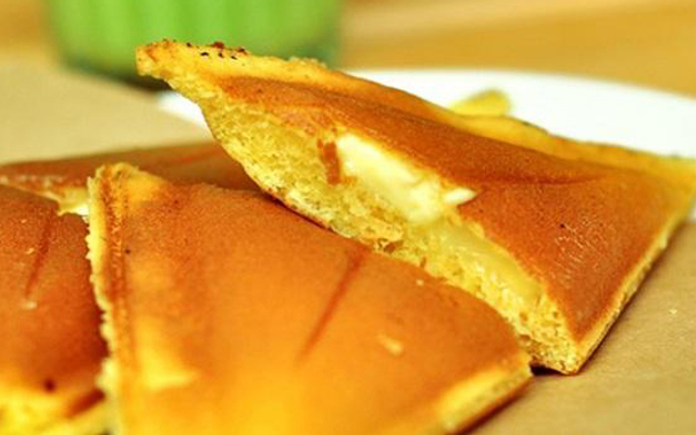 Cơm Cháy Chà Bông & Bánh Hotdog