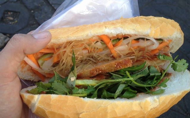 Cô Phương - Bánh Mì Chay