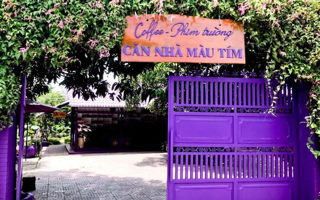 Căn Nhà Màu Tím - Cà Phê & Phim Trường