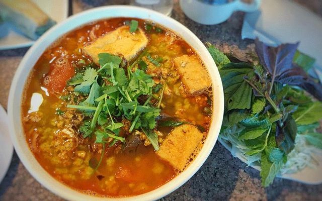 Bún Riêu & Cháo Lòng Mắt Heo - Nguyễn Văn Linh