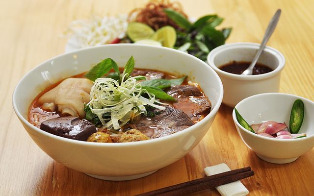Bún Bò Huế Hẻm 824