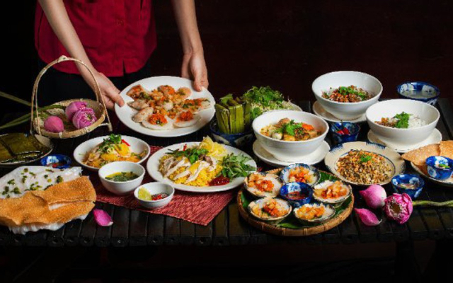 Bún bò giò gân chả (tôm cua)