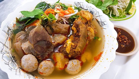 Bún Bò Cô Hồng - Chợ Rạch Ông