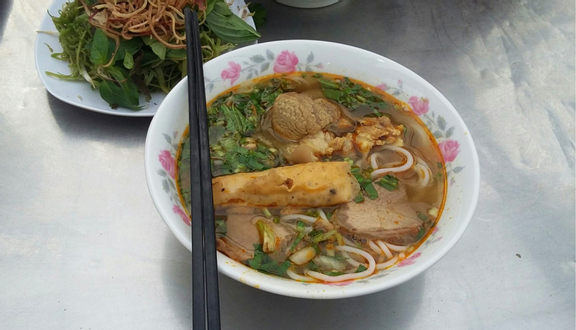 Bún Bò Cây Trứng Cá