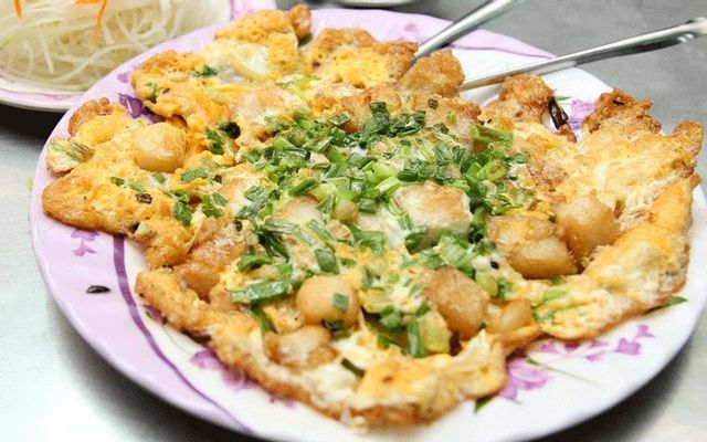 Nui chiên + bột chiên 1 trứng